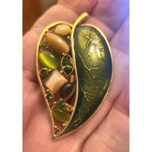 ENAMEL AND FAUX GEMSTONE LEAF PIN WITH GOLD TONE FRAMEWORK